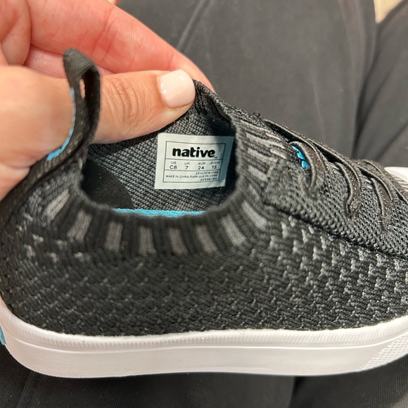 NWOT Native Keep It Lite Black Lace Up Shoes Little Kid’s Size 8 - Picture 4 of 5